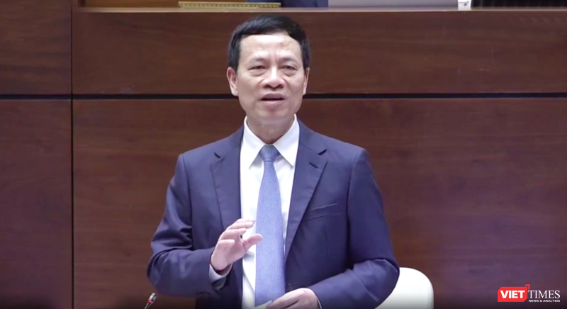 Bộ trưởng Nguyễn Mạnh Hùng trả lời chất vấn trước Quốc hội ngày 8/11