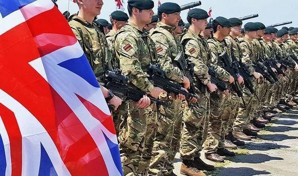 Quân đội Anh sẽ được triển khai tới Ukraine (ảnh Daily Express)