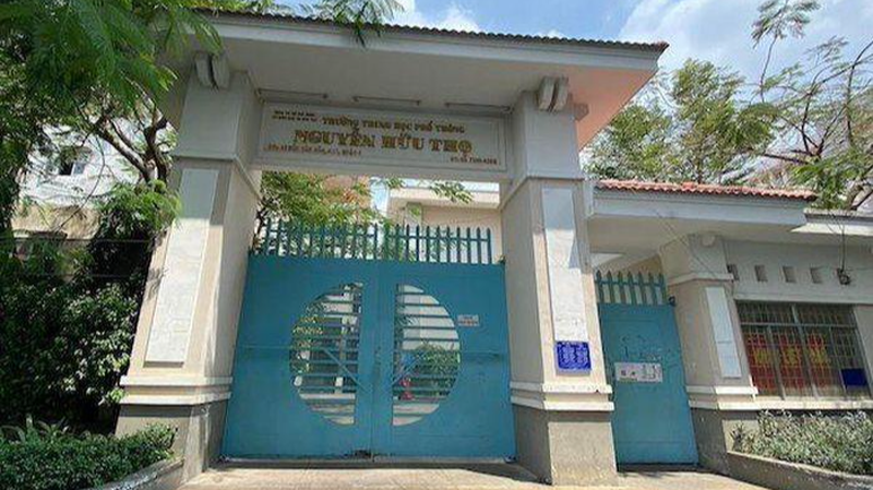 Trường THPT Nguyễn Hữu Thọ, nơi nữ sinh nhảy từ lớp học tầng 3 xuống đất