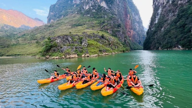 5 địa điểm du lịch nội địa và 5 điểm đến quốc tế theo xu hướng cho du khách Việt năm 2024