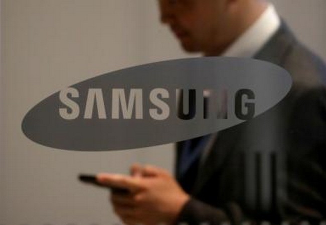 Samsung được cho là sẽ sử dụng hợp kim Metal 12 để sản xuất các dòng điện thoại tương lai (Ảnh Reuters)