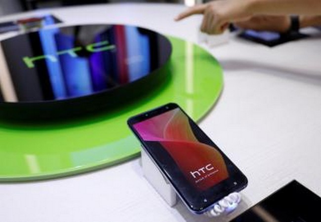 HTC U12 đã lộ diện trong một sự kiện về mạng 5G tại Đài Loan (ảnh Reuters)