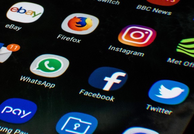 Xét về lượng thời gian người dùng vào ứng dụng mạng xã hội hàng ngày, vị trí số 1 của Facebook đang bị các ứng dụng khác đe dọa nghiêm trọng (Ảnh Getty Images)