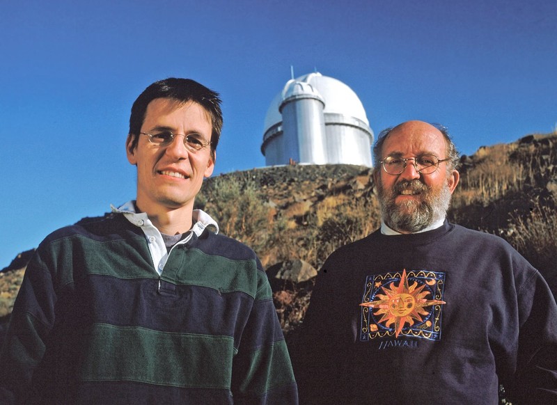Chân dung hai nhà thiên văn đoạt giải Nobel Vật lý 2019