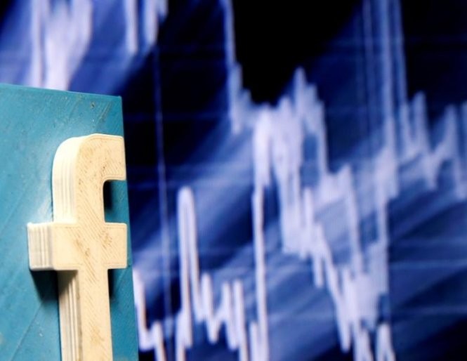 Một biểu tượng Facebook in 3D - Ảnh: Reuters