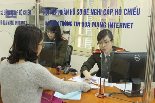 Từ tháng 2/2016, Phòng Quản lý xuất nhập cảnh TP.Hồ Chí Minh thí điểm triển khai mô hình tờ khai điện tử.