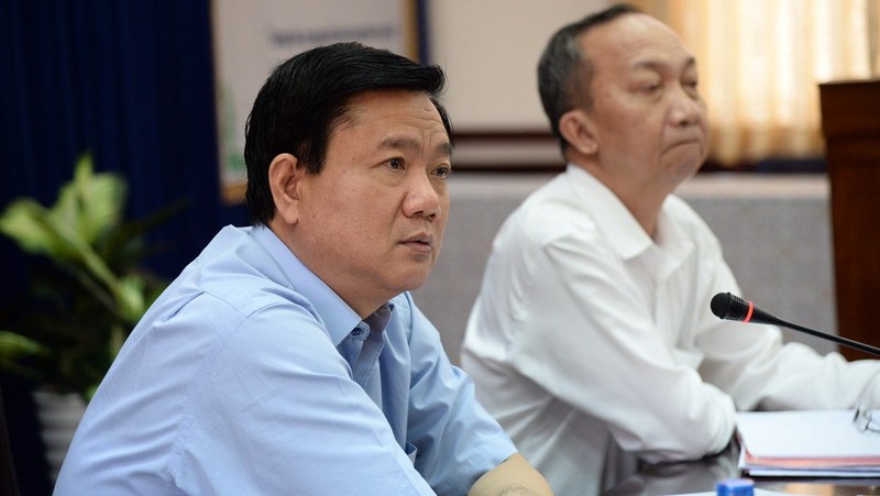 Bí thư Thành ủy Đinh La Thăng phê bình lãnh đạo Trung tâm điều hành chống ngập nước TP.HCM - Ảnh: Tự Trung
