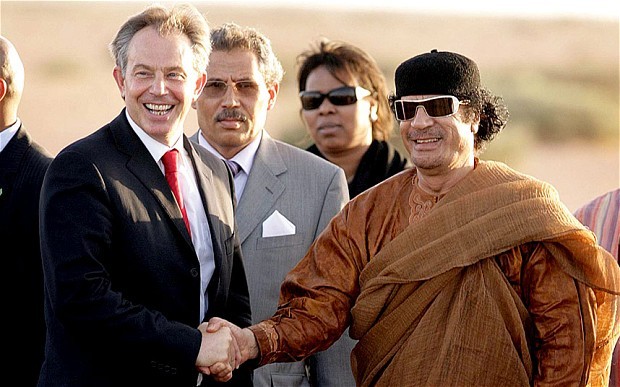Cựu Thủ tướng Anh Tony Blair và Đại tướng Muammar Gaddafi năm 2007.