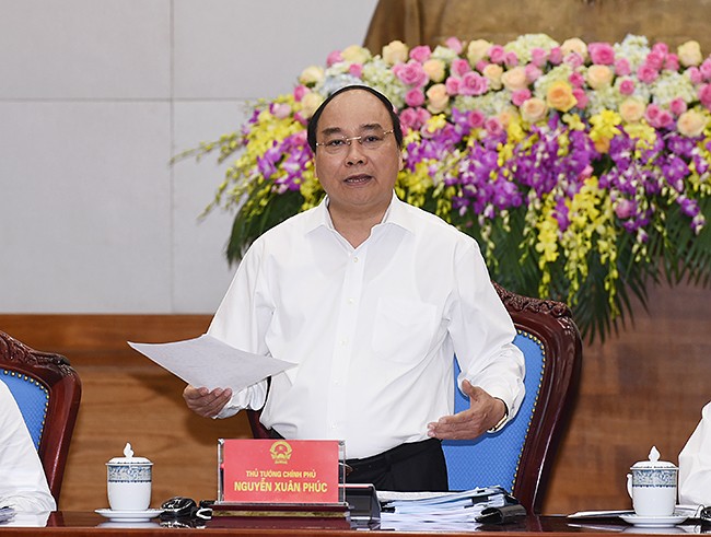 Thủ tướng Nguyễn Xuân Phúc phát biểu chỉ đạo tại phiên họp Chính phủ thường kỳ tháng 4/2016. Ảnh: VGP