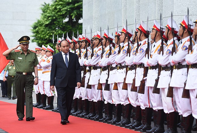 Thủ tướng Chính phủ Nguyễn Xuân Phúc dự và chỉ đạo Hội nghị sơ kết công tác công an 6 tháng đầu năm 2016.