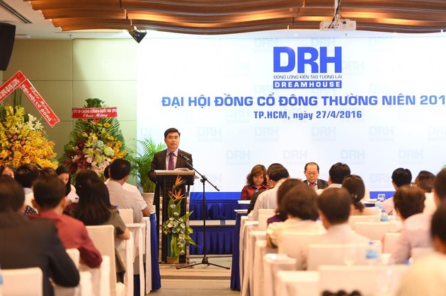 Ông Phan Tấn Đạt vào HĐQT DRH từ tháng 06/2015 và chính thức trở thành Tổng Giám đốc từ tháng 11/2015.