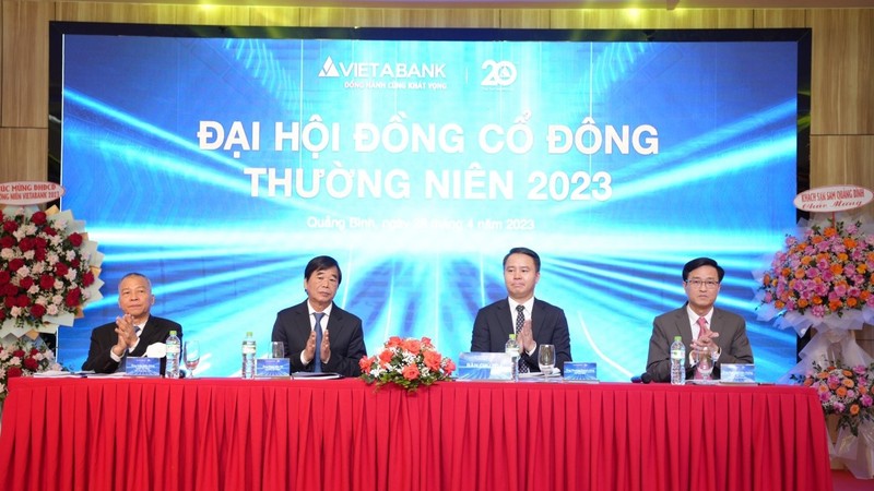 Đoàn Chủ tọa điều hành Đại hội đồng cổ đông thường niên 2023 của VietABank
