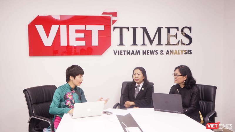 Nhà báo Hòa Bình (Tạp chí điện tử VietTimes), luật sư Trần Thị Ngọc Nữ và bác sĩ Nguyễn Lan Hải trong cuộc tọa đàm về nạn xâm hại tình dục trẻ em
