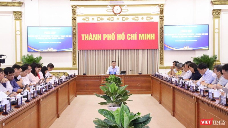 Chủ tịch UBND TP.HCM Phan Văn Mãi chỉ đạo tại cuộc họp về tình hình kinh tế xã hội sáng ngày 4/8