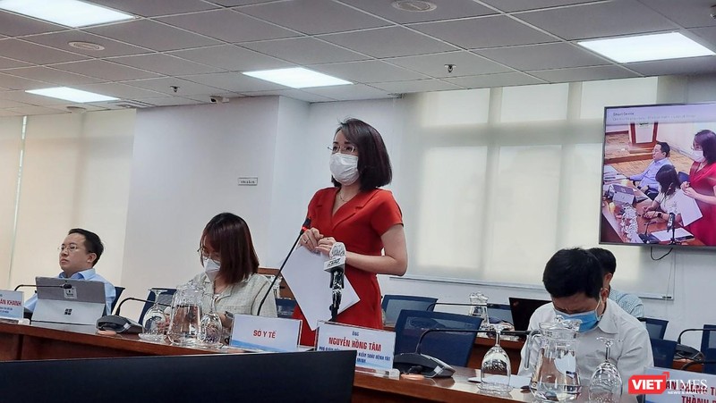 Bà Lê Thiện Quỳnh Như, Phó chánh văn phòng Sở Y tế TP.HCM phát biểu tại cuộc họp báo chiều 11/8. Ảnh: Hòa Bình