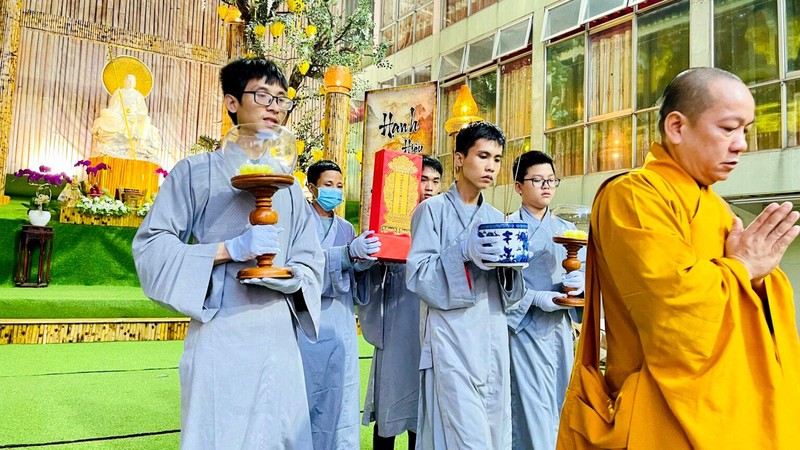 Tại Việt Nam Quốc Tự đã tổ chức đại lễ tưởng niệm đồng bào tử vong do COVID-19.