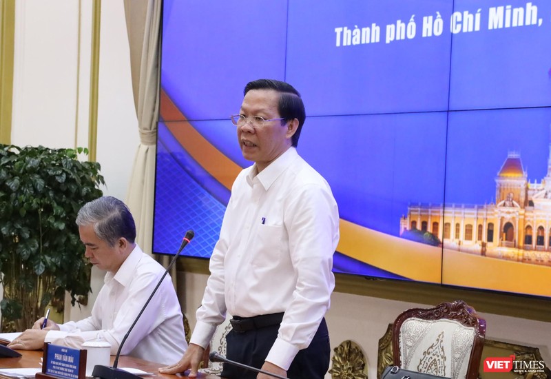Chủ tịch UBND TP.HCM Phan Văn Mãi chỉ đạo tại cuộc họp chiều 30/8