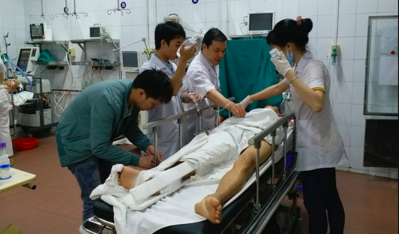 Cấp cứu cho bệnh nhân tai nạn giao thông tại Bệnh viện Hữu nghị Việt Đức