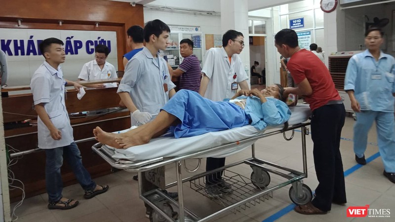 Một trường hợp bệnh nhân được đưa tới cấp cứu tại Bệnh viện Hữu nghị Việt Đức