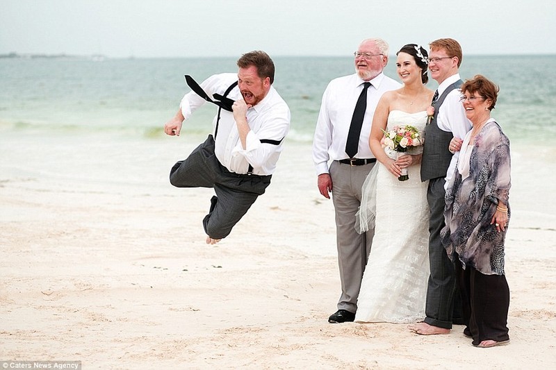 Theo Daily Mail, hàng năm, ISPWP đều tổ chức một cuộc thi nhằm chọn ra những bức hình cưới ấn tượng nhất.