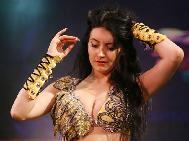 Video: Eo "phì nhiêu"... múa bụng sexy