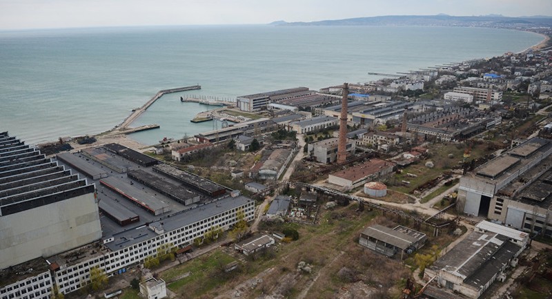 Nhà máy đóng tàu "Biển Khơi" gần Feodosia