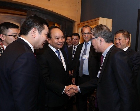 Thủ tướng gặp các tập đoàn thành viên WEF trong lĩnh vực công nghệ thông tin.