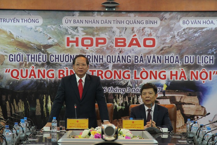 Bộ trưởng Bộ TT&TT Trương Minh Tuấn lưu ý tỉnh Quảng Bình khi tuyên truyền giới thiệu, quảng bá nên chú trọng giới thiệu toàn diện từ truyền thống, lịch sử, văn hóa đến hiện đại, tương lai của tỉnh.
