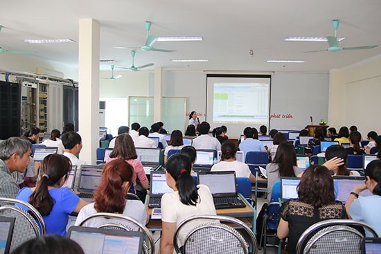 Một buổi tập huấn cập nhật dữ liệu được Trung tâm Kinh doanh VNPT Thanh Hóa tổ chức