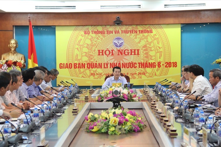 Quyền Bộ trưởng Nguyễn Mạnh Hùng phát biểu kết luận Hội nghị giao ban quản lý nhà nước tháng 8/2018.
