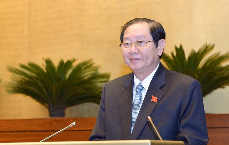 Bộ trưởng Bộ Nội vụ Lê Vĩnh Tân cho rằng quy định về hình thức kỷ luật giáng chức là không phù hợp với việc bố trí công chức theo vị trí việc làm.