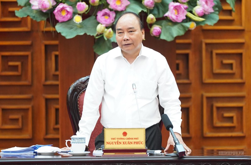 Thủ tướng Nguyễn Xuân Phúc phát biểu tại cuộc họp. 