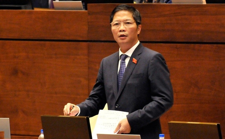 Bộ trưởng Bộ Công thương Trần Anh Tuấn trả lời chất vấn ĐBQH chiều nay (6/110).
