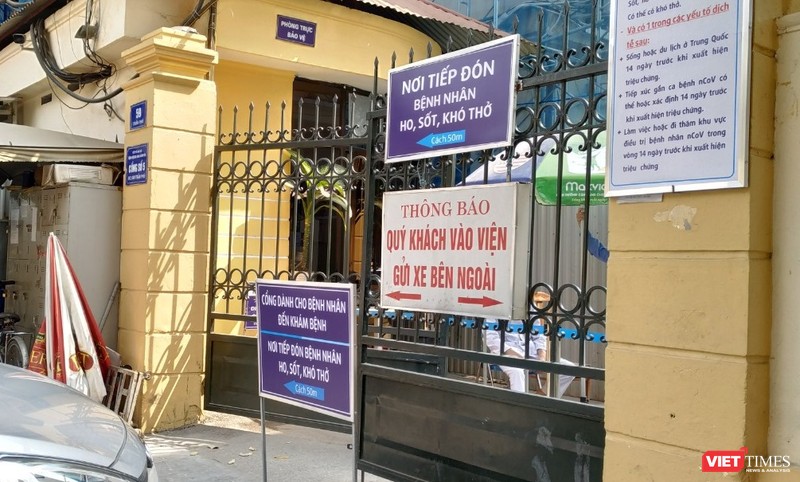 Một số bệnh viện ở Hà Nội đã tiến hành phân luồng bệnh nhân. Ảnh: Anh Lê