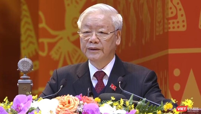 Tổng Bí thư, Chủ tịch nước Nguyễn Phú Trọng trình bày báo cáo chính trị trình Đại hội đại biểu toàn quốc lần thứ XIII của Đảng sáng 26/1.