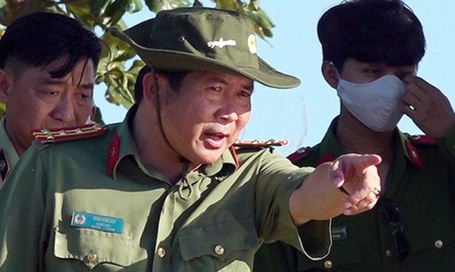Đại tá Đinh Văn Nơi chỉ đạo điều tra triệt phá đường dây buôn lậu 51kg vàng qua biên giới hồi cuối tháng 10/2020. Ảnh: Báo Nông nghiệp Việt Nam.