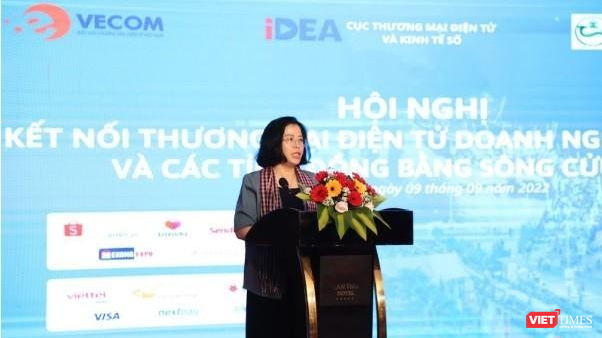 Bà Nguyễn Thị Minh Huyền - Phó Cục trưởng Cục Thương mại điện tử và Kinh tế số đánh giá cao hình thức kinh doanh trực tuyến.