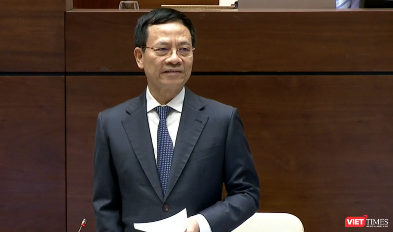 Bộ trưởng Nguyễn Mạnh Hùng trả lời chất vấn Quốc hội tại kỳ họp thứ tư, Quốc hội khóa XV.