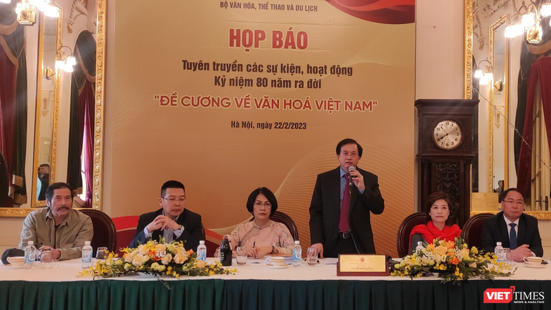 Thứ trưởng Bộ Văn hóa Thể thao và Du lịch Tạ Quang Đông phát biểu tại sự kiện họp báo tuyên truyền các sự kiện, hoạt động kỷ niệm 80 năm ra đời Đề cương về văn hóa Việt Nam.