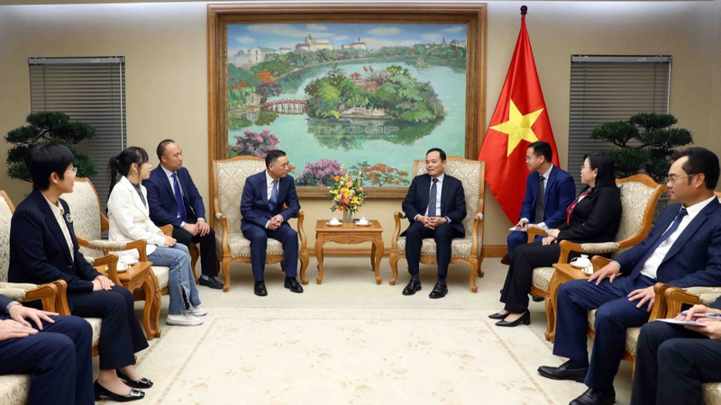 Phó Thủ tướng Trần Lưu Quang cùng các lãnh đạo tỉnh Thái Nguyên tiếp và làm việc với lãnh đạo Tập đoàn Sunny tại Văn phòng Chính phủ.