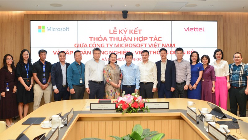 Viettel hợp tác cùng Microsoft nâng cao năng lực ứng dụng điện toán đám mây và trí tuệ nhân tạo tại Việt Nam.