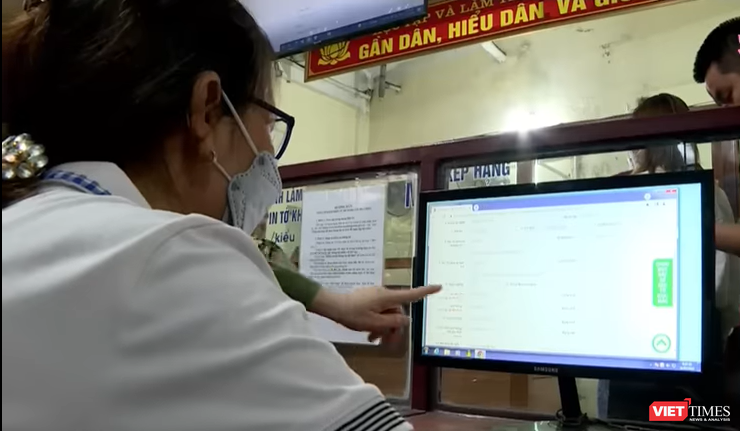 Hà Nội miễn phí thực hiện dịch vụ công trực tuyến để khuyến khích người dân tham gia chuyển đổi số.