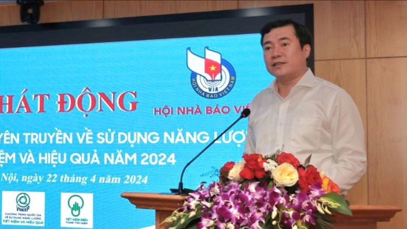 Thứ trưởng Bộ Công Thương Nguyễn Sinh Nhật Tân.