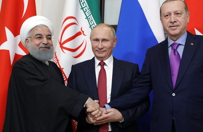 Tổng thống Hassan Rouhani của Iran, Vladimir Putin của Nga và Recep Tayyip Erdogan của Thổ Nhĩ Kỳ tại Sochi, Nga, ngày 22/11/2017.