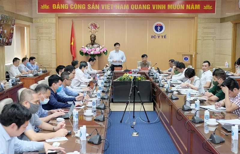 Bộ trưởng Nguyễn Thành Long phát biểu tại buổi họp 