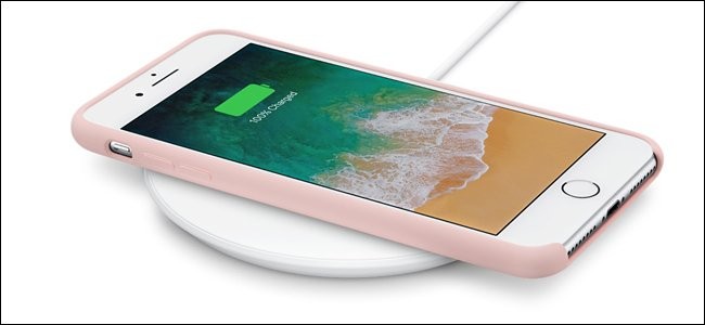 Apple đã trang bị tính năng sạc không dây cho iPhone 8, 8 Plus và X. (Ảnh: How to Geek)