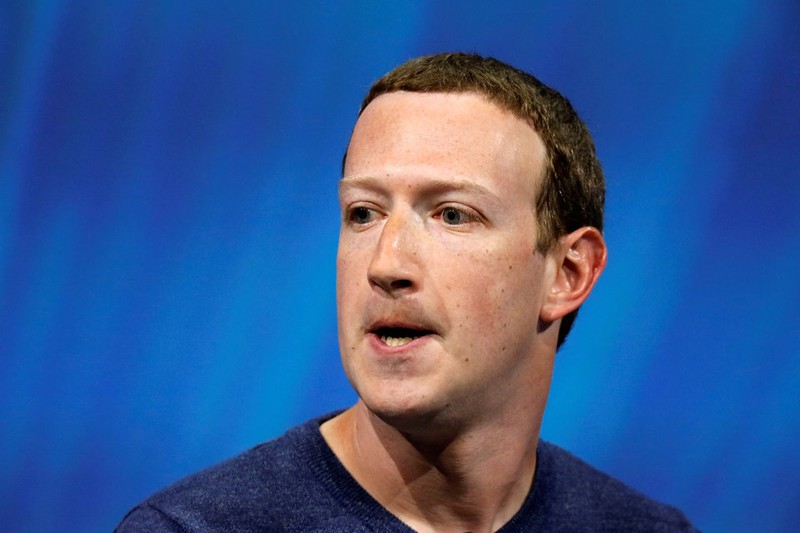 Cổ phiếu Facebook bất ngờ rớt giá hơn 20% sau khi công ty báo cáo doanh thu và tăng trưởng người dùng sụt giảm. (Ảnh: Business Insider)