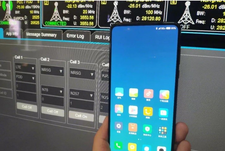 Xiaomi Mi Mix 3 là smartphone hỗ trợ 5G đáng chú ý nhất được công bố cho đến nay (Ảnh: The Verge)
