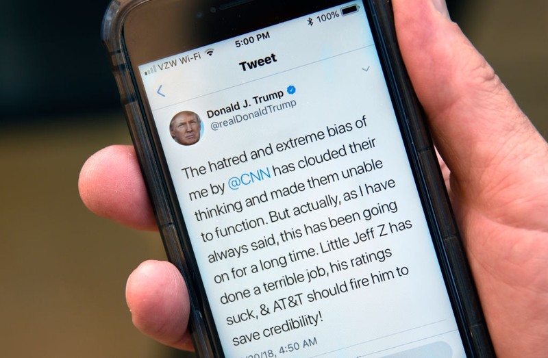 Tòa án Mỹ phán quyết rằng việc ông Trump chặn người chỉ trích mình trên Twitter là hành động vi hiến (Ảnh: Time)