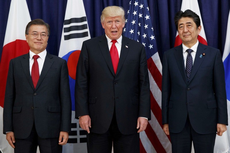 Theo New York Post, ông Trump đã nhái giọng lãnh đạo của Nhật và Hàn trong một sự kiện gây quỹ (Ảnh: SCMP)